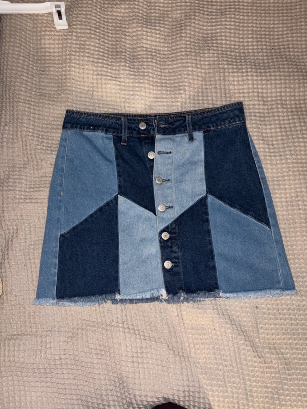 AMERICAN EAGLE /: Patchwork Denim Button-Front Mini Skirt - Blue